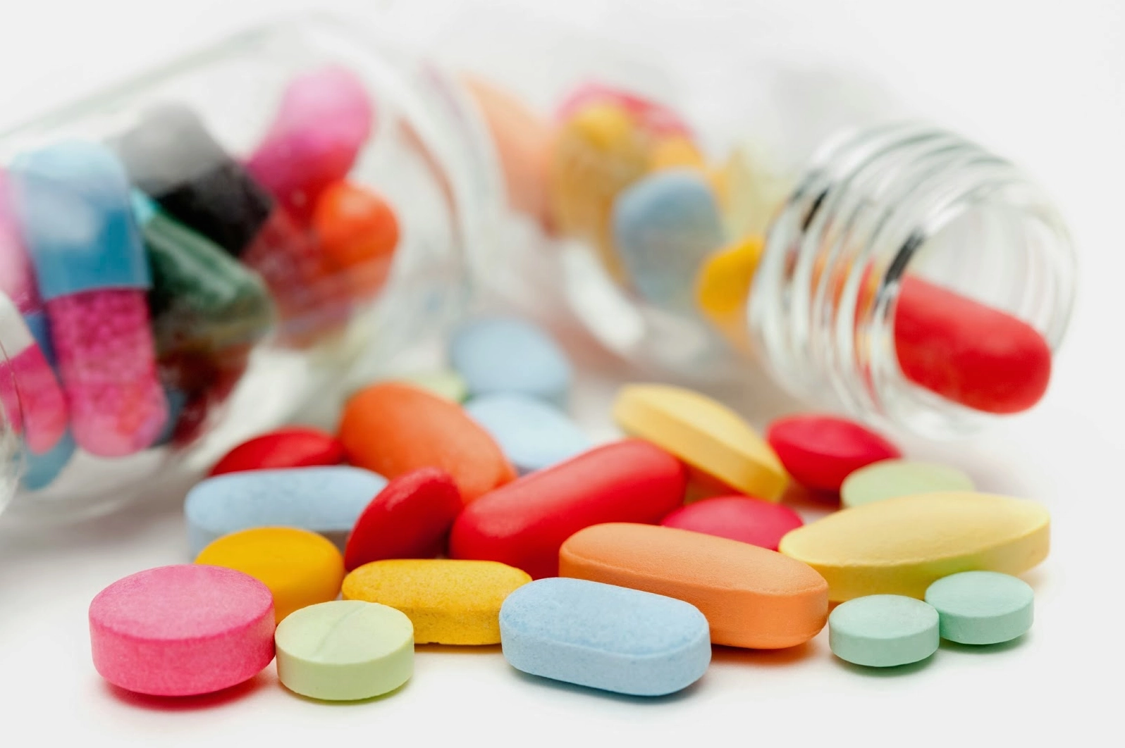 Nhóm thuốc kháng viêm không steroid (NSAIDs) là lựa chọn phổ biến để giảm đau bụng kinh