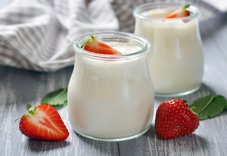 Sữa chua chứa nhiều lợi khuẩn probiotics tốt cho hệ tiêu hóa và dạ dày