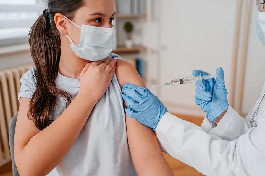 Tiêm vắc xin HPV là một bước quan trọng để phòng ngừa ung thư cổ tử cung một cách hiệu quả