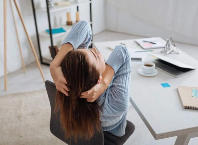 Biểu đồ hình tròn thể hiện các ưu điểm của việc sống nội tâm như khả năng tập trung, sự sáng tạo và sự đồng cảm.