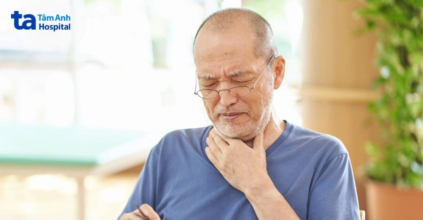 Cảm giác khó nuốt khi ăn uống là một dấu hiệu cảnh báo ung thư lưỡi đã tiến triển