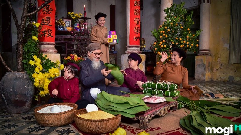 Cảnh gia đình nhiều thế hệ quây quần
