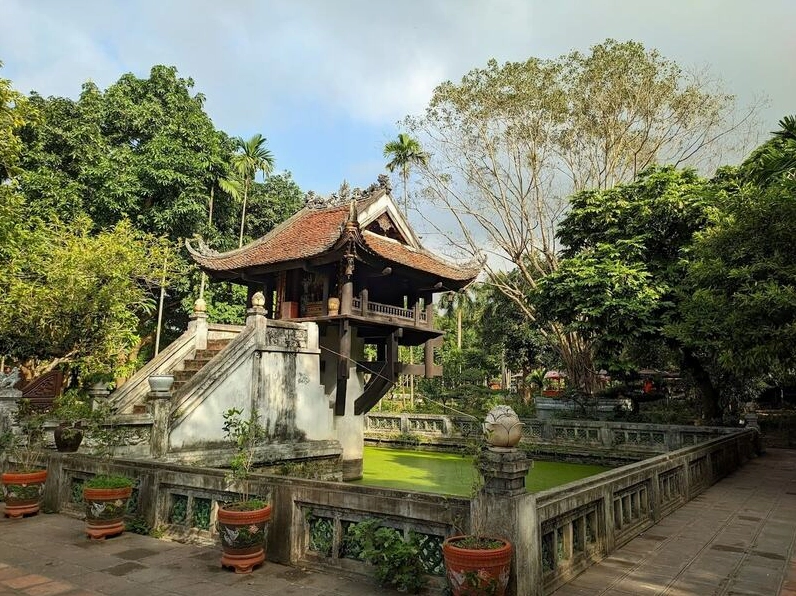 Chùa Một Cột Hà Nội với kiến trúc độc đáo hình hoa sen vươn lên