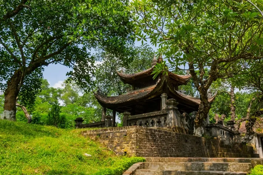 Đền thờ Vua An Dương Vương uy nghiêm và cổ kính tại Thành Cổ Loa
