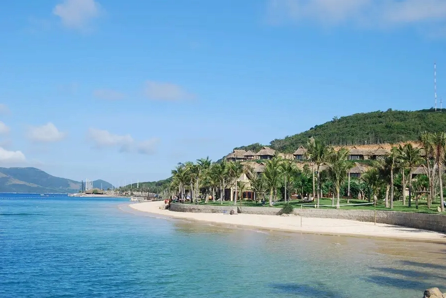 Hoạt động vui chơi trên biển tại Hòn Tằm Nha Trang