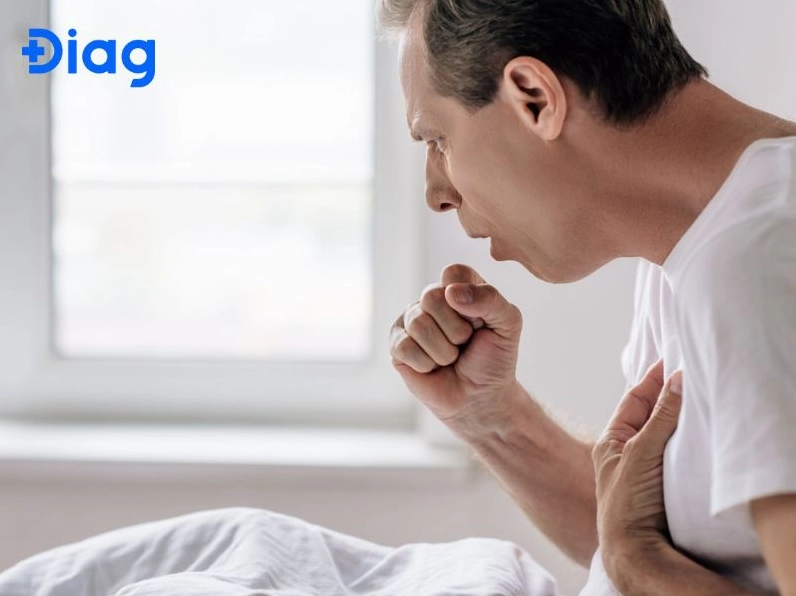 Người bệnh cảm thấy khó nuốt là một trong những triệu chứng ung thư thực quản điển hình