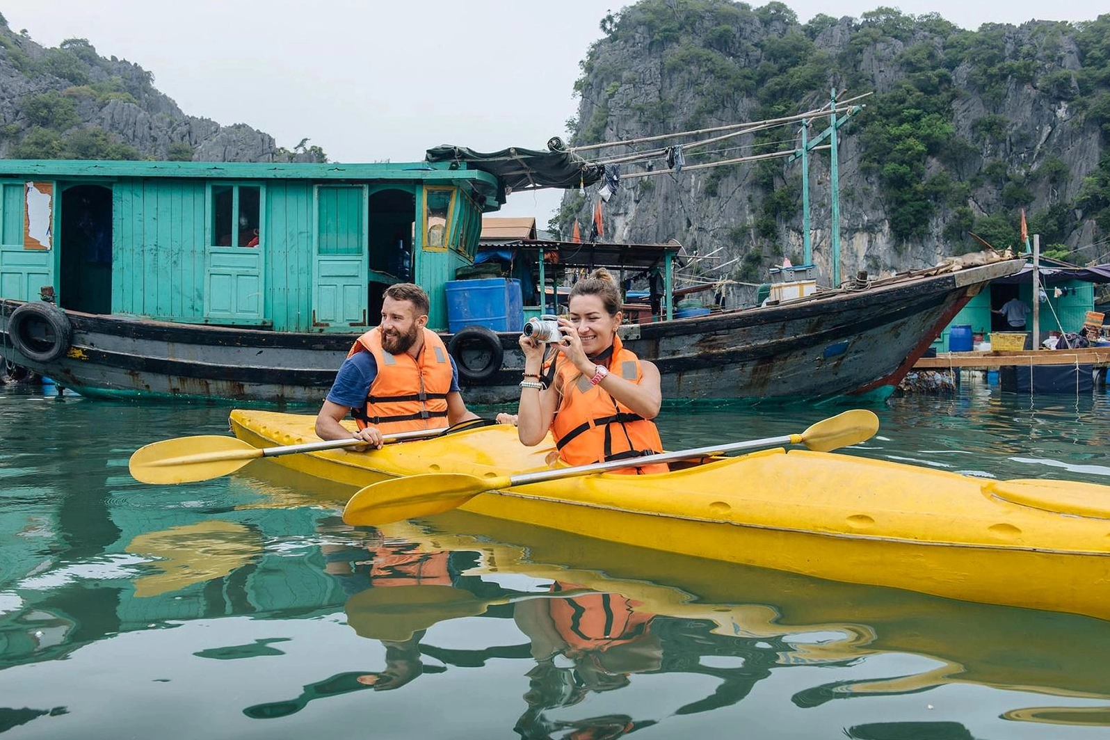 Tham quan làng chài Cái Bèo, Cát Bà