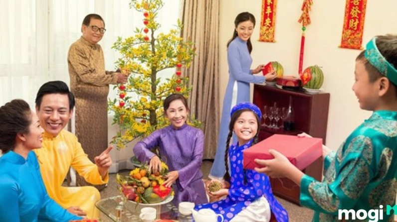 Thế hệ con cháu bày tỏ lòng biết ơn