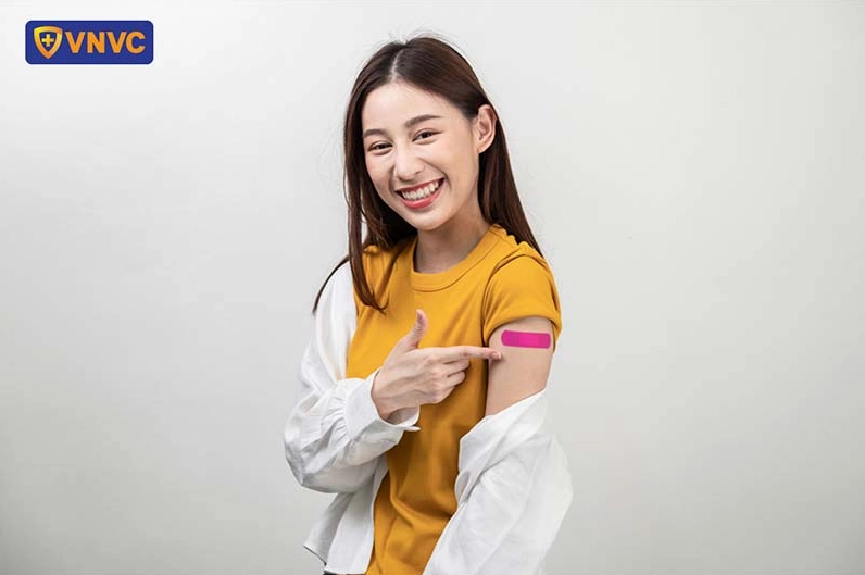 Tiêm vắc xin phòng ngừa virus HPV là một biện pháp giúp giảm nguy cơ ung thư