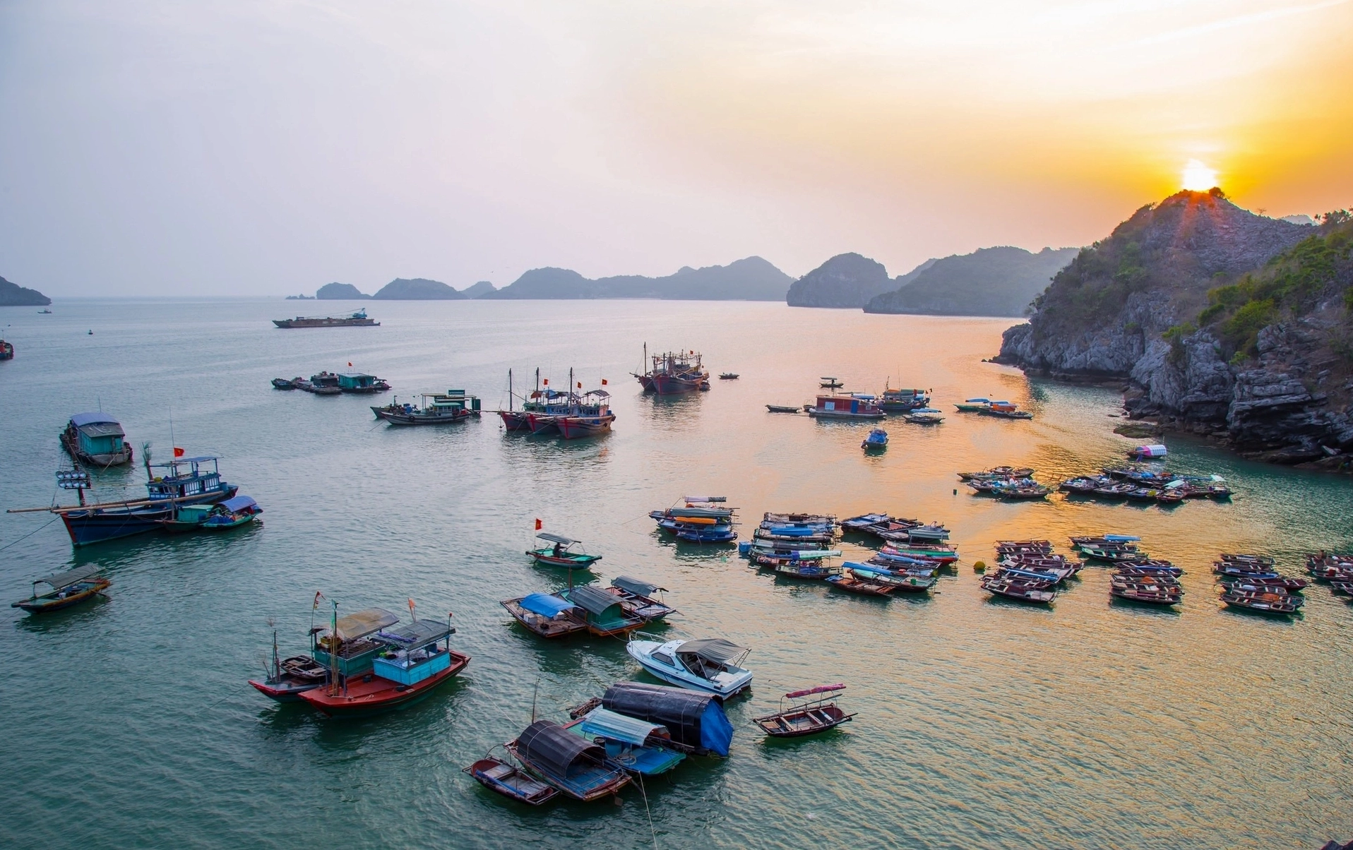 Vịnh Lan Hạ - hòn đảo ngọc của Cát Bà với cảnh quan hùng vĩ